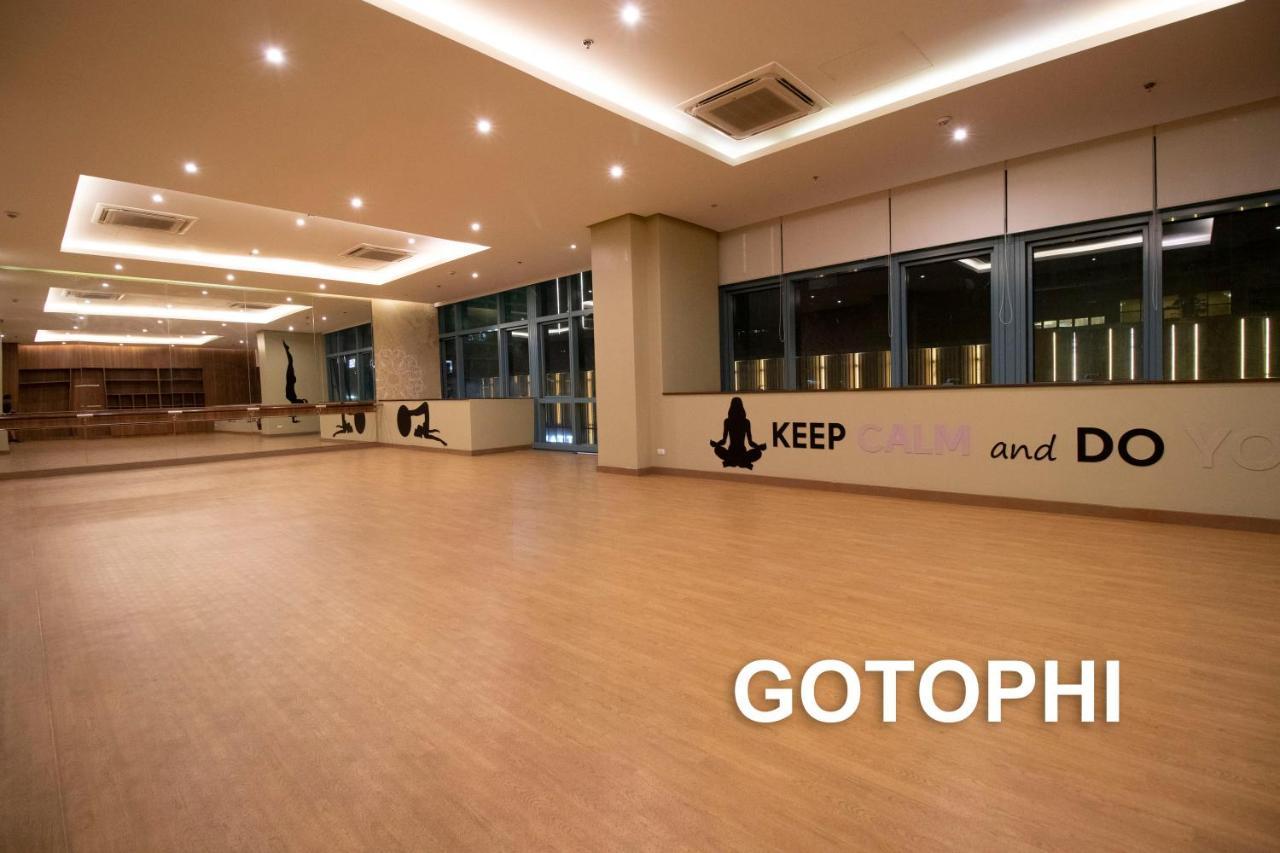 تاغويغ One Uptown Residence المظهر الخارجي الصورة